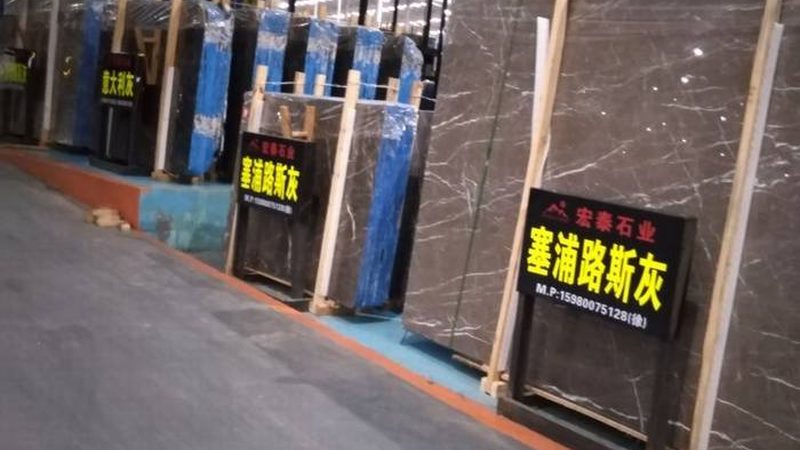 消费者在选择岩板台面报价方式时，应考虑以下因素：